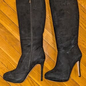 Elegant Black Knee-High Boots
